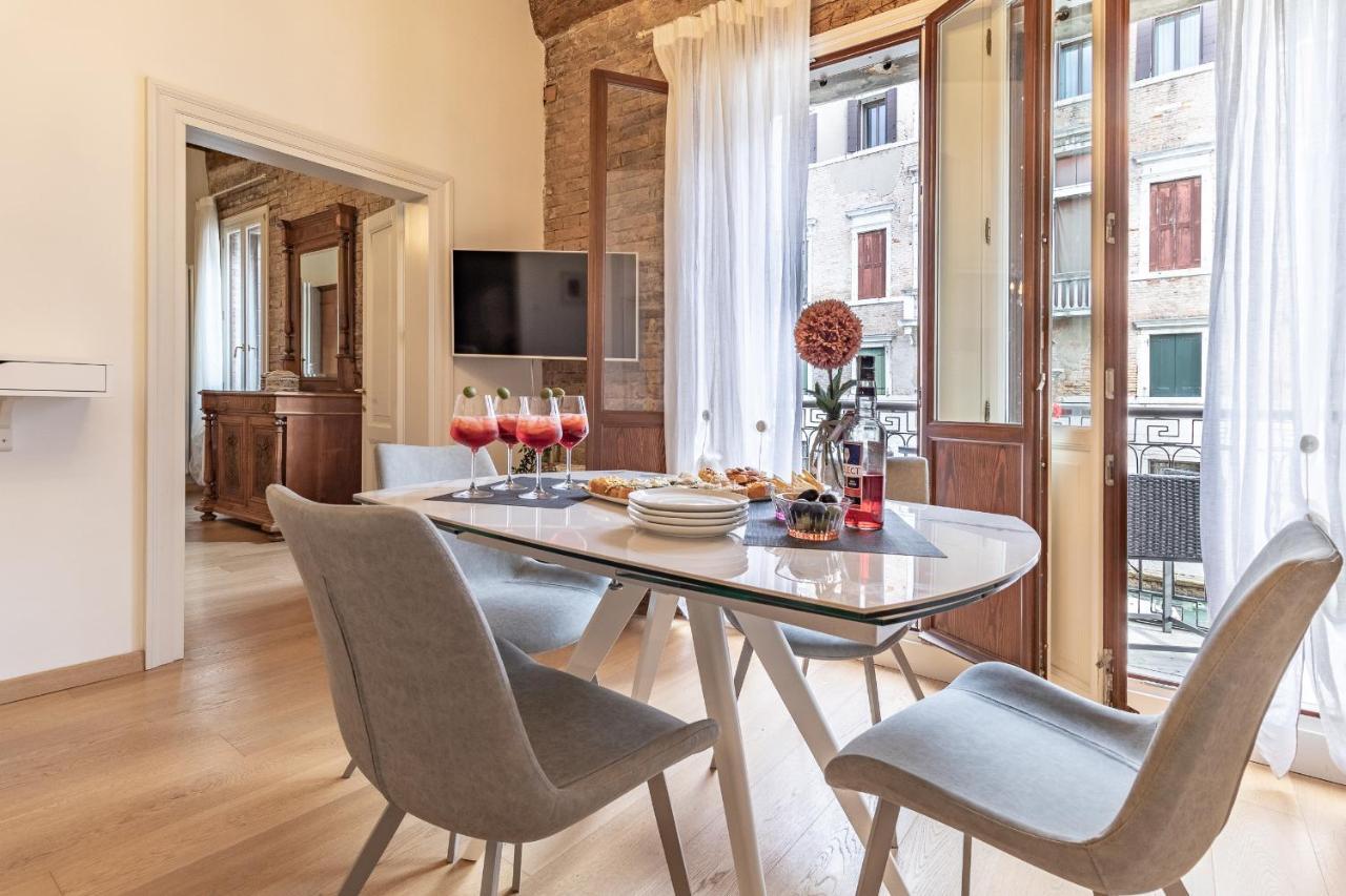 Italian Experience-Riva Degli Schiavoni Boutique Apartment Venedig Eksteriør billede