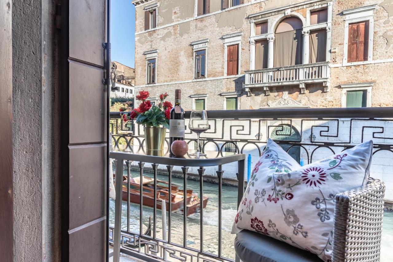 Italian Experience-Riva Degli Schiavoni Boutique Apartment Venedig Eksteriør billede