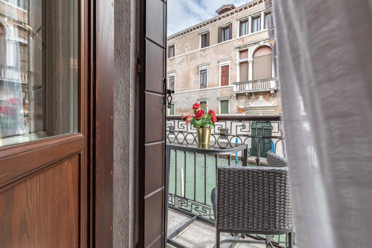 Italian Experience-Riva Degli Schiavoni Boutique Apartment Venedig Eksteriør billede